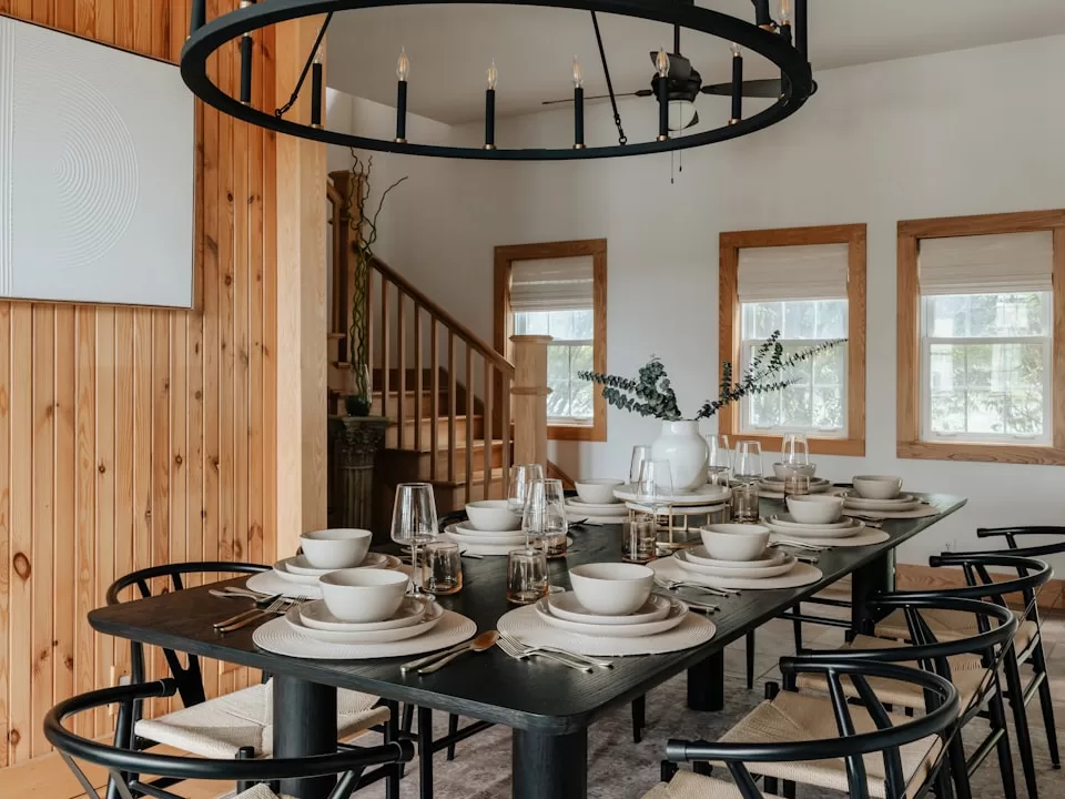 how high should a chandelier be above table